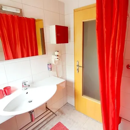 Сasa de vacaciones With 2 Bedrooms *