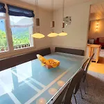 With 2 Bedrooms Hébergement de vacances *