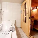 With 2 Bedrooms ויספרטרמינן