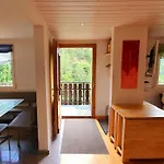 With 2 Bedrooms * ויספרטרמינן